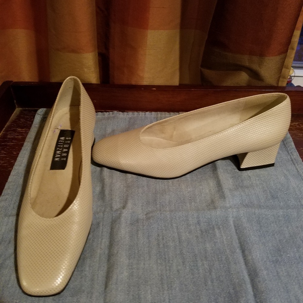 Woman's shoes